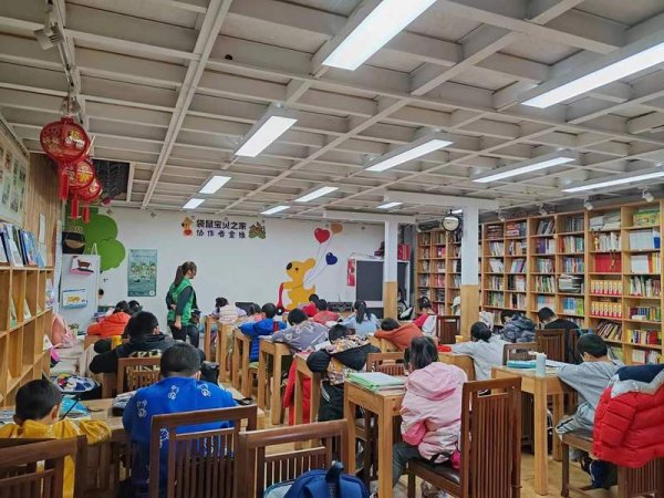 股票配资交流 “你在城市摆渡，后方我来守护”，美团袋鼠公益织密骑手关爱网