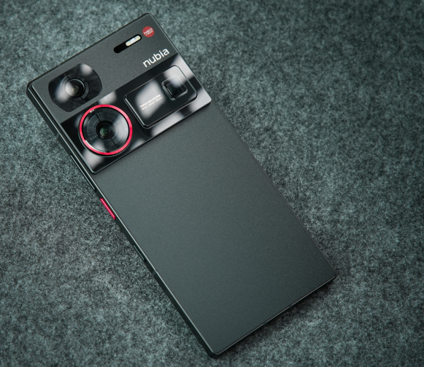 正规实盘配资十大平台 努比亚不讲武德! 真全面屏手机突降1750元, 骁龙8Gen3+IP68防水